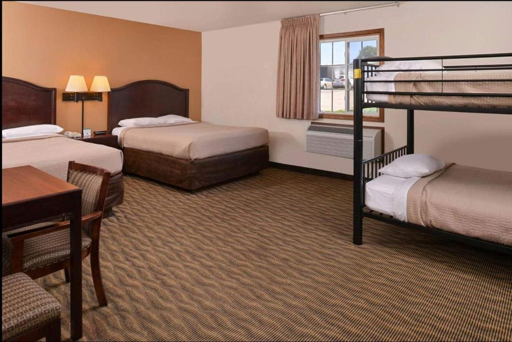 Americas Best Value Inn & Suites Atlantic photo 1
