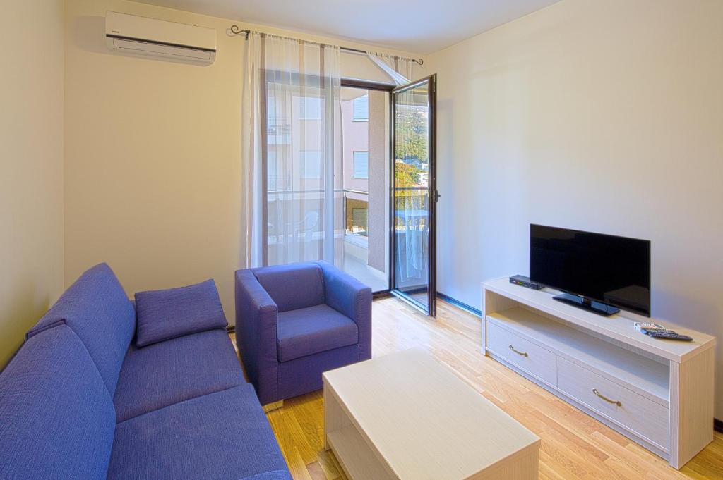 Апартаменты (Апартаменты с 2 спальнями и балконом с видом на горы), Apartments Atrium