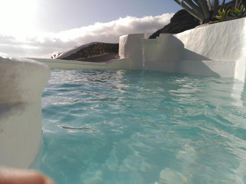 Vilna House with private pool, jacuzzi and garden -Optional pool and jacuzzi heating photo 1