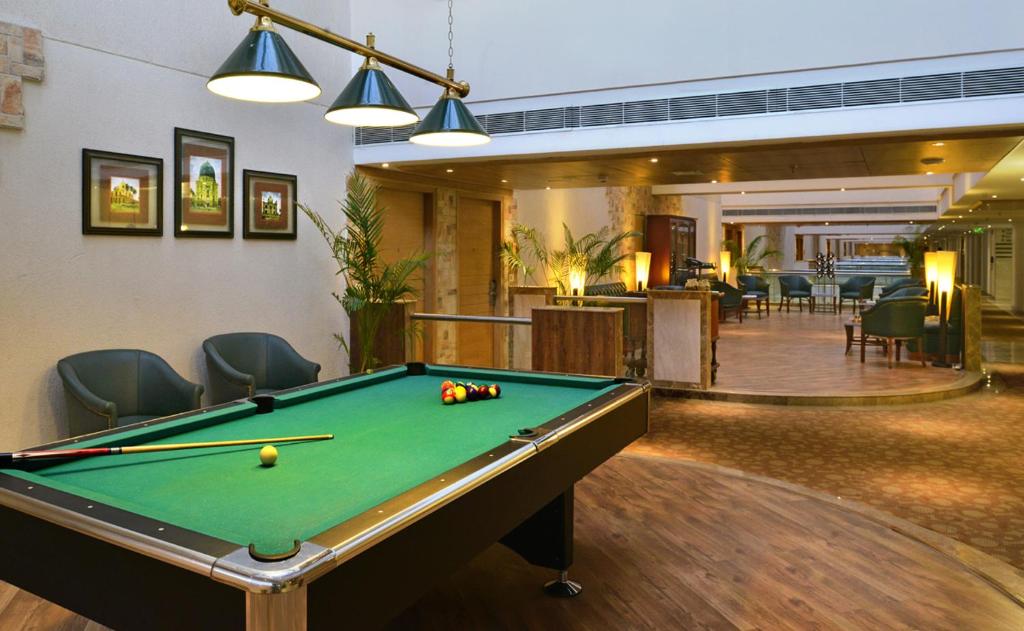 Сьюит (Premier King/Twin Suite), Savoy Suites Manesar
