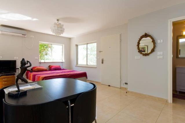 Magnificent studio in Zichron yaakov sea view and garden photo 3
