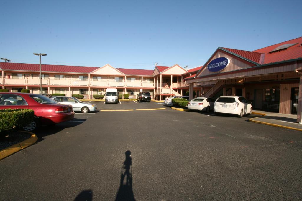 Welcome Everett Inn image