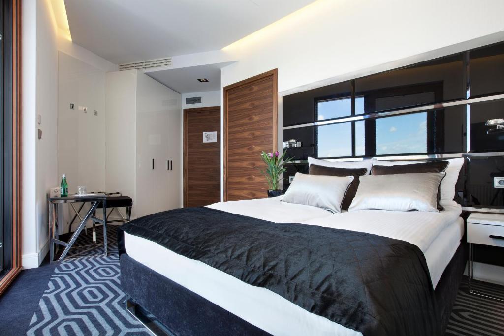 Двухместный (Двухместный люкс «Премиум» с 1 кроватью и террасой), Bayjonn Boutique Hotel