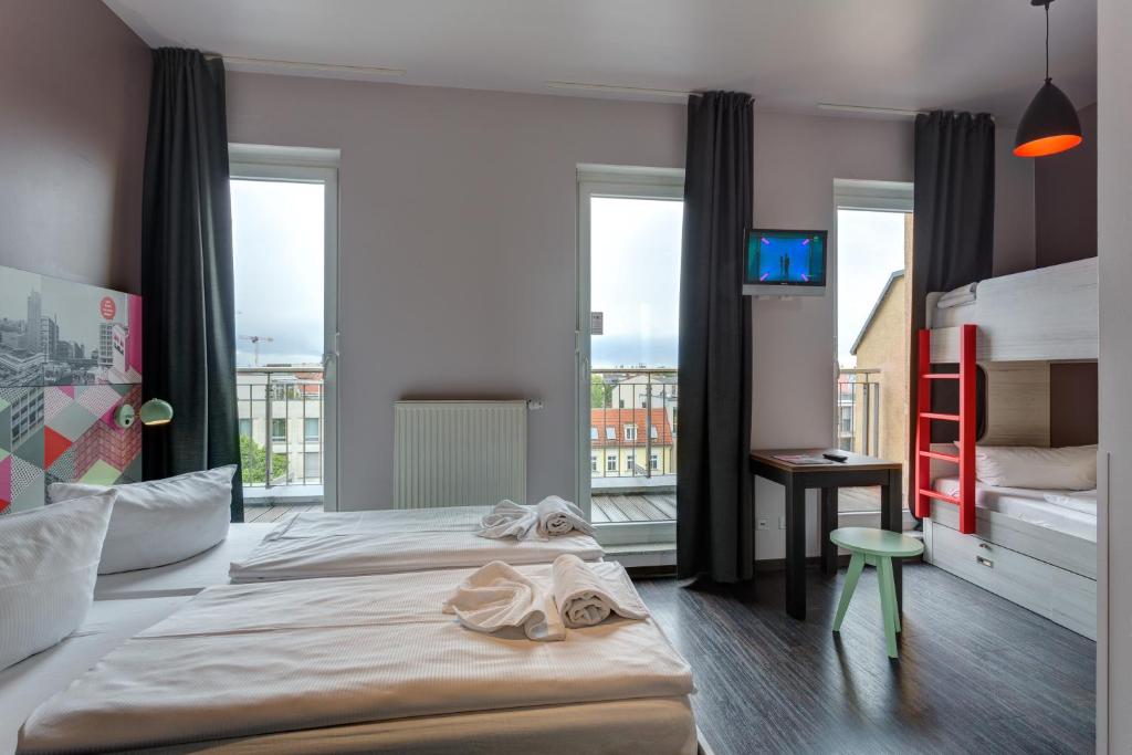 MEININGER Hotel Berlin Alexanderplatz photo 2