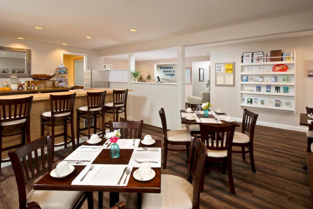 Wellfleet Motel & Lodge photo 2
