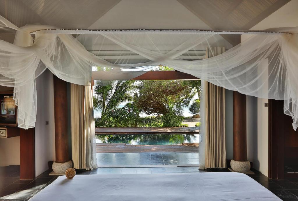Вилла (Вилла с бассейном на побережье), L'Alyana Ninh Van Bay (former An Lam Villas Ninh Van Bay)