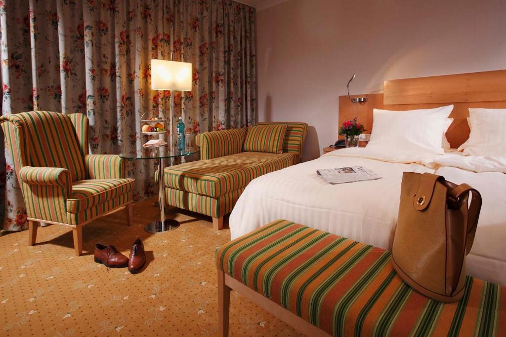 Kurpark-Hotel photo 3