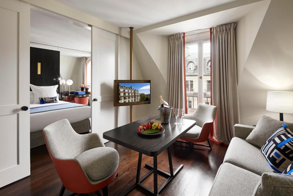 Сьюит (Полулюкс с бесплатной бутылкой шампанского), Hotel Montalembert