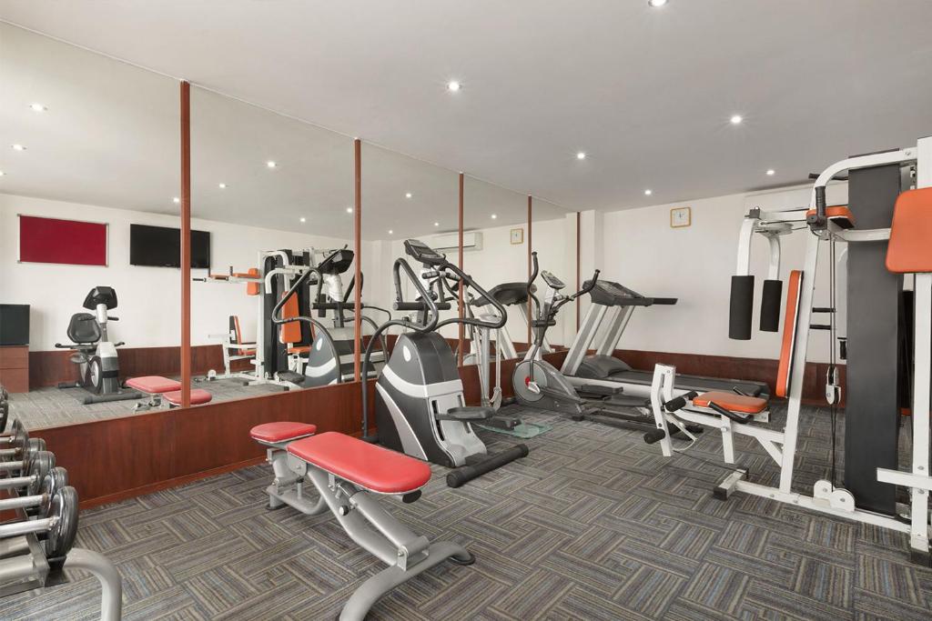 Ramada By Wyndham Amritsar photo 2