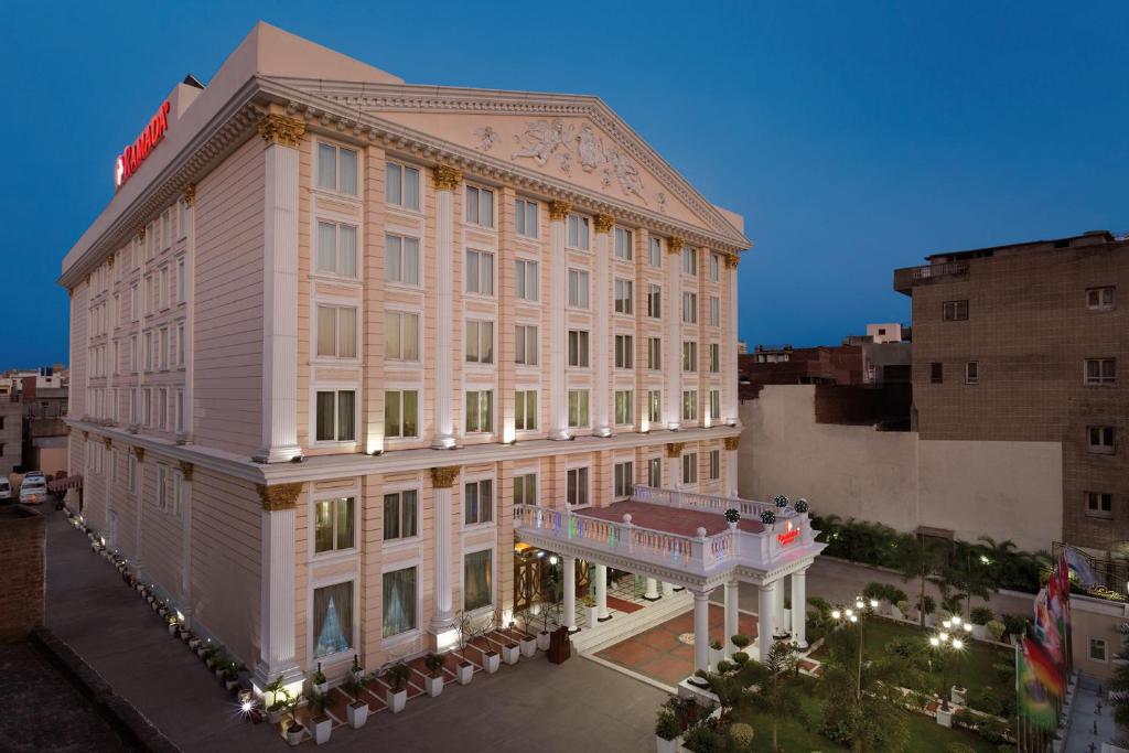 Ramada By Wyndham Amritsar photo 3