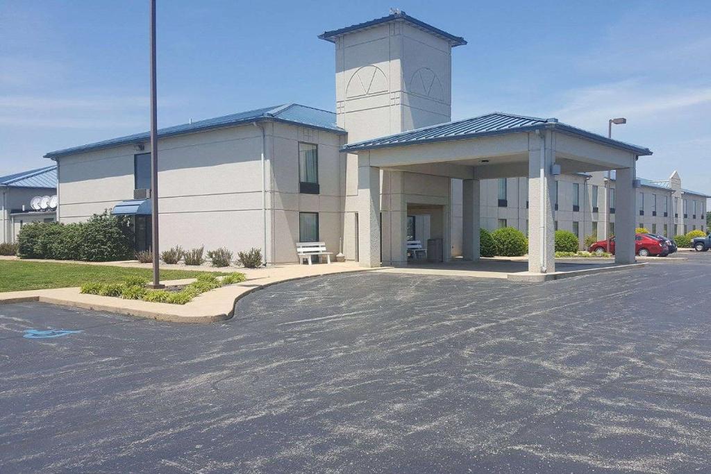 Baymont by Wyndham West Plains photo 1