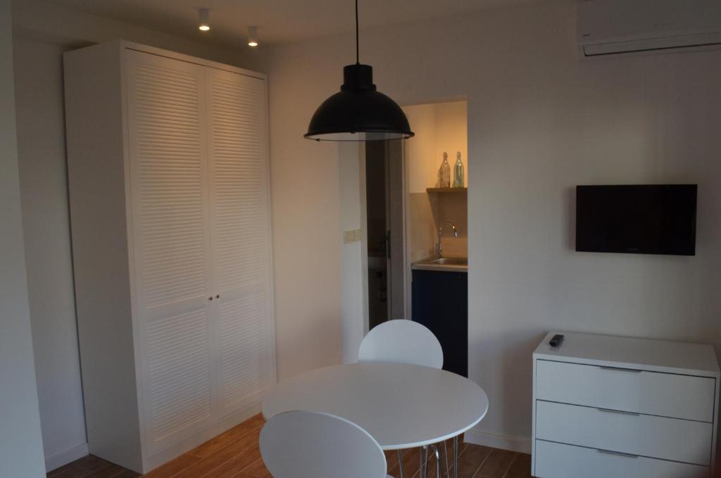 Студио (Двухместный номер-студио Делюкс с 1 кроватью), Casablanca Apartments