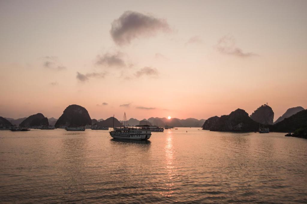 Secret Halong Cruise