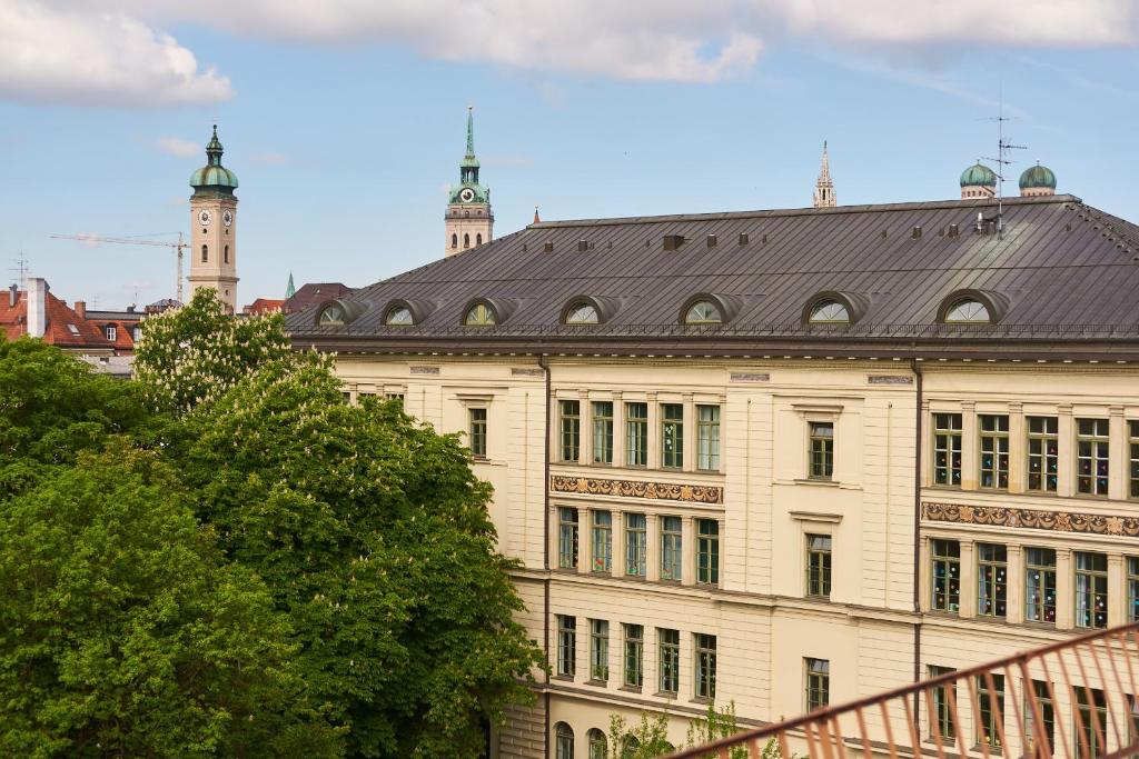 Сьюит (Стандартный двухместный люкс с 1 кроватью), Hotel Concorde