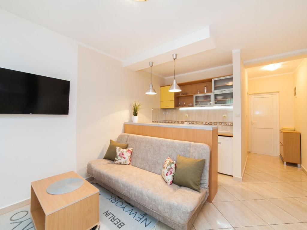 Апартаменты (Апартаменты с 1 спальней и балконом), Apartments Spin