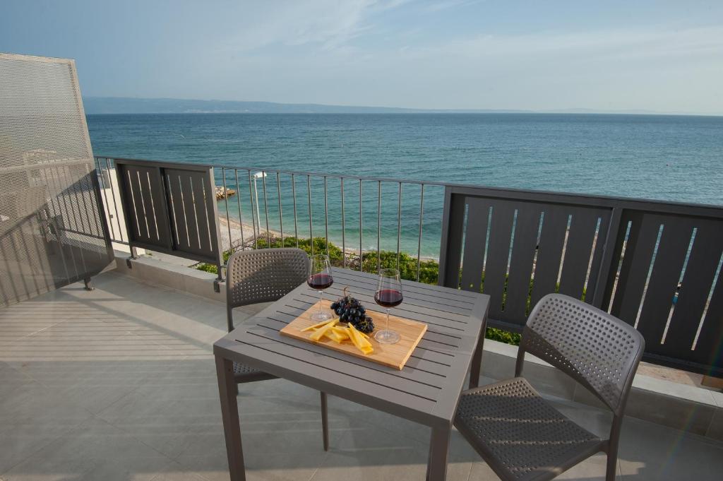 Seaside Luxury Suites photo 4