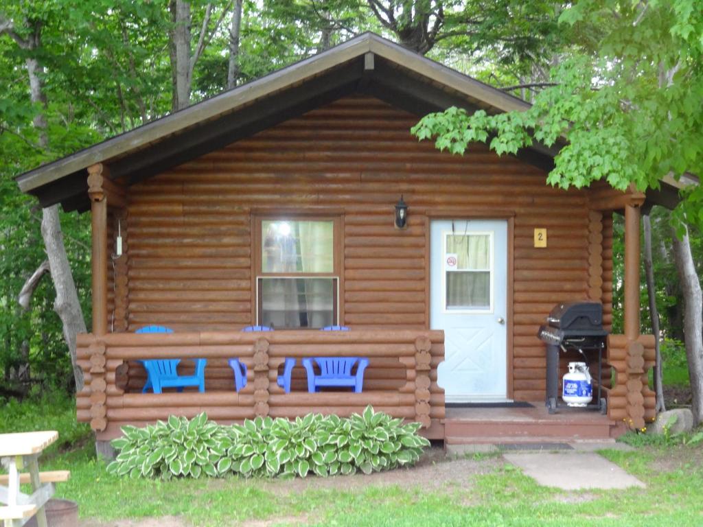 Adventures East Cottages and Campground photo 2