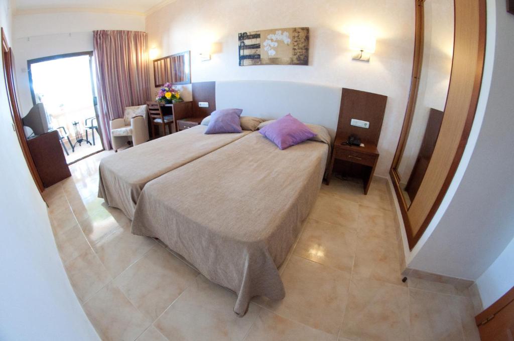 Hotel Cala Gat photo 3