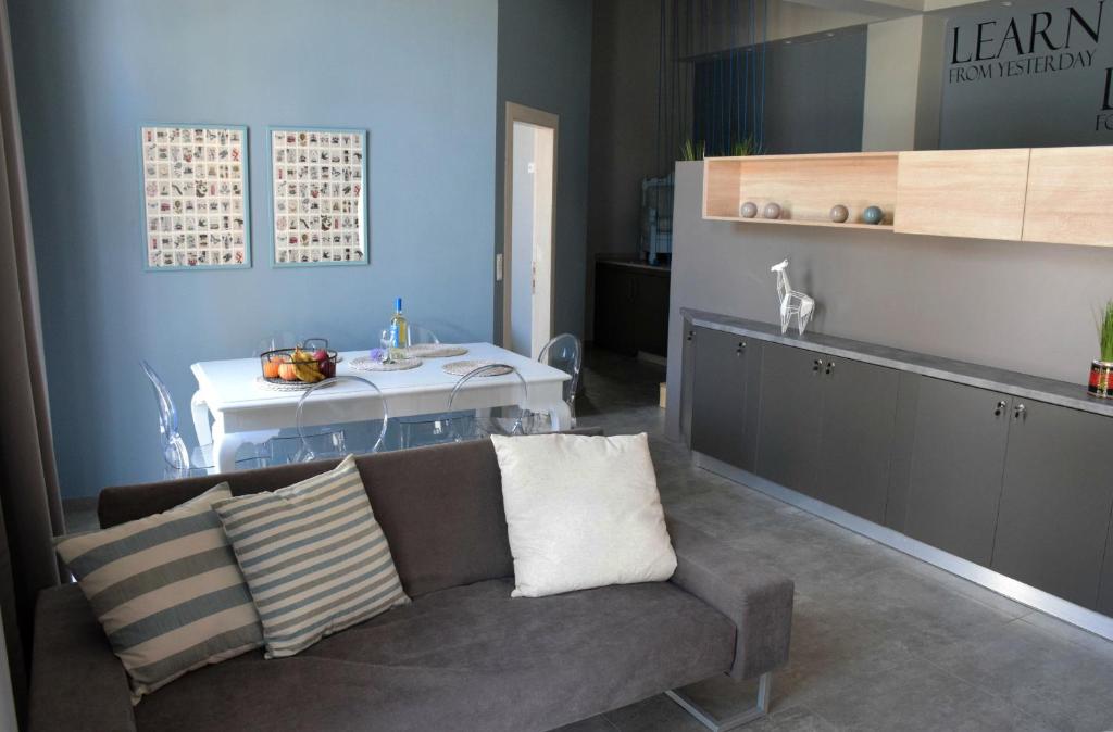 Evaris Apartments photo 2