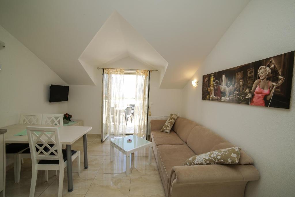 Apartments Manda photo 1