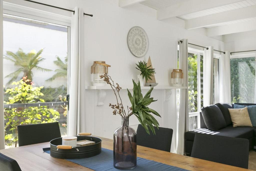 Mysa Anglesea Sleeps 7 WiFi Netflix Cafes Shops photo 1