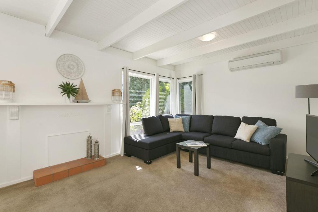 Mysa Anglesea Sleeps 7 WiFi Netflix Cafes Shops photo 2
