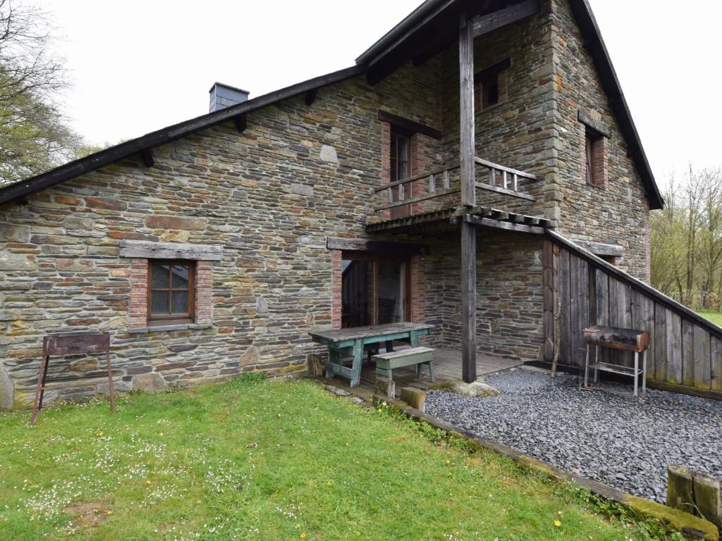 Peaceful Holiday Home in Houffalize with Fireplace