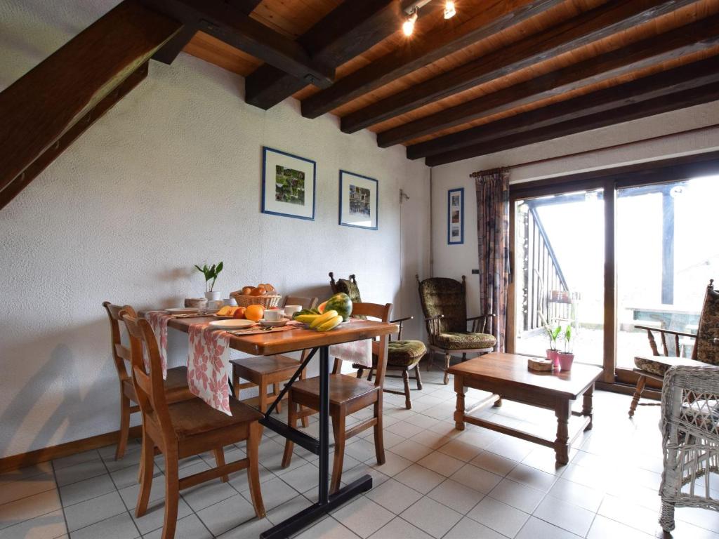 Peaceful Holiday Home in Houffalize with Fireplace photo 4