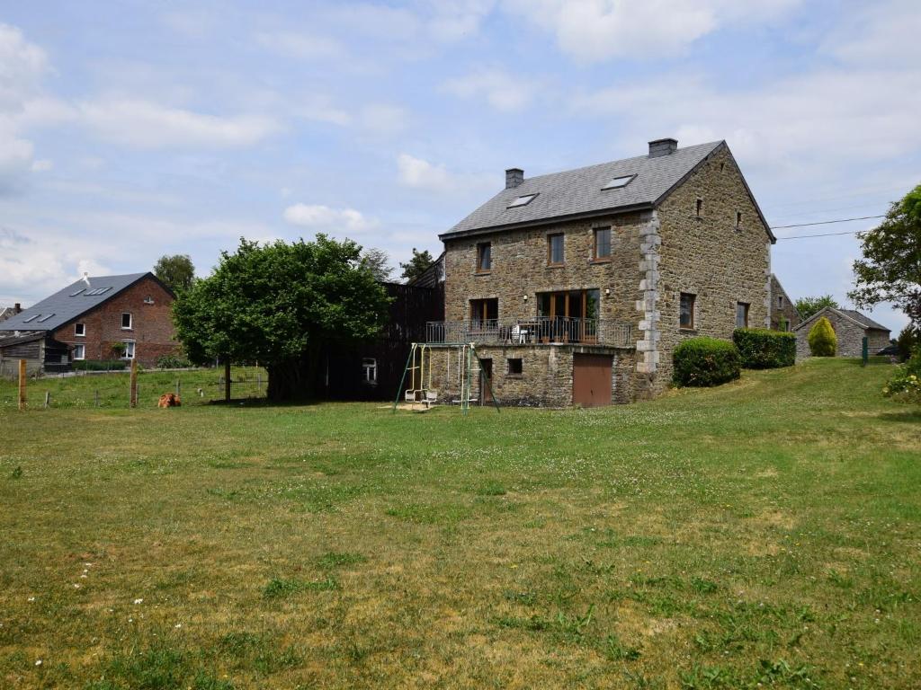 Cozy Holiday Home in Rendeux with Fenced Garden photo 2