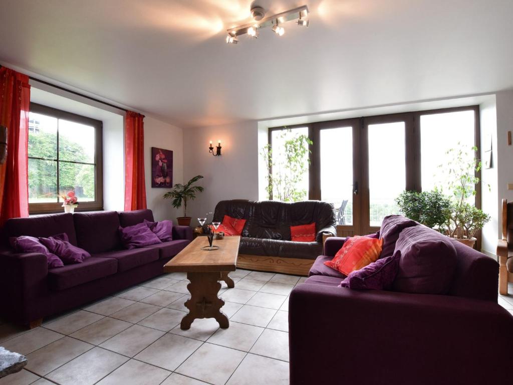 Cozy Holiday Home in Rendeux with Fenced Garden photo 3