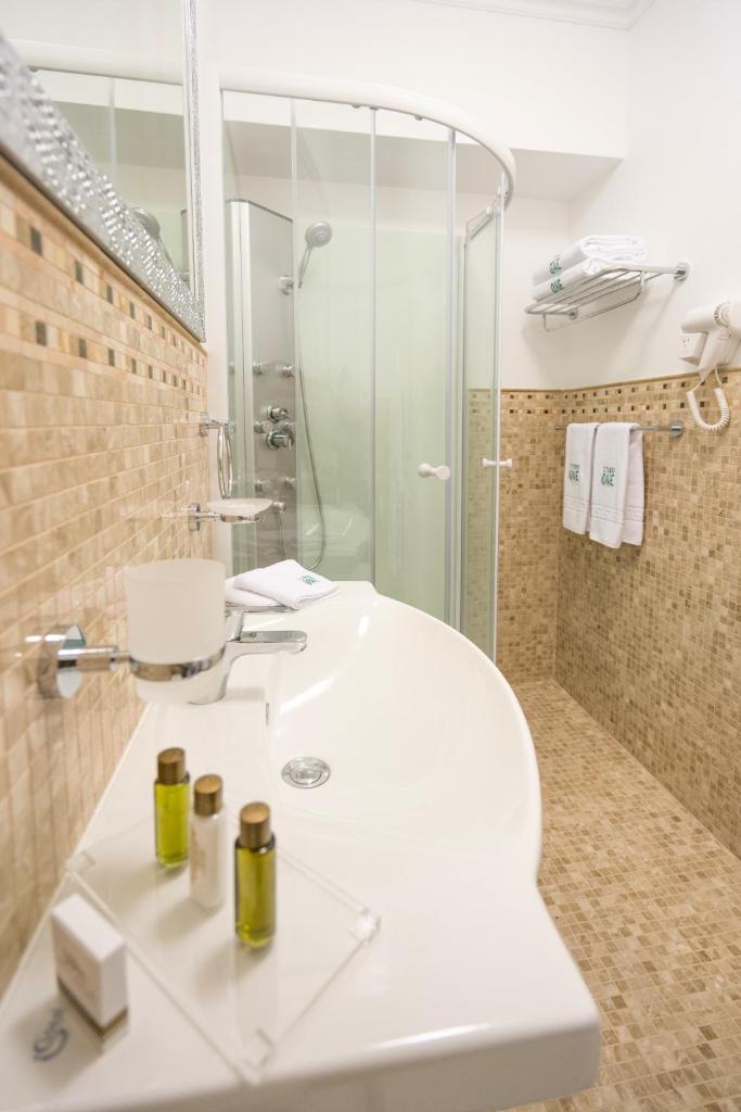 Сьюит (Полулюкс с кроватью размера «king-size» или 2 отдельными кроватями), Studio One Accommodation Suites