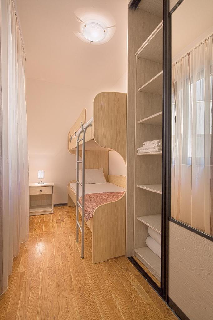 Апартаменты (Апартаменты с 2 спальнями и балконом с видом на горы), Apartments Atrium