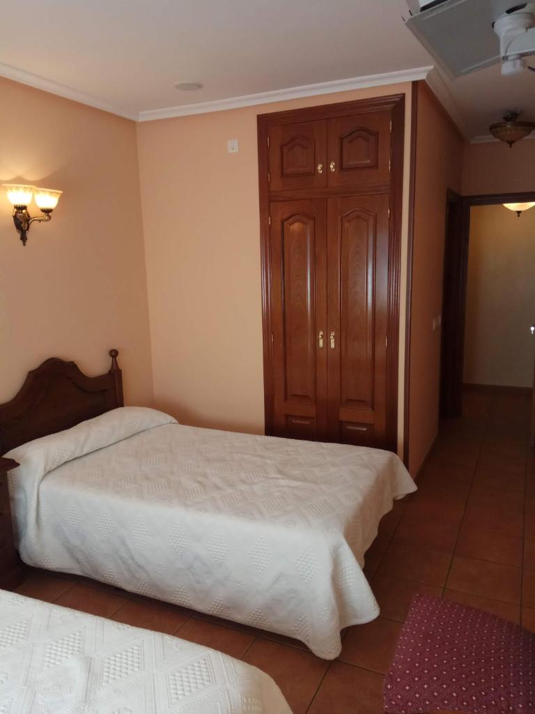 Hostal Restaurante Raton photo 1