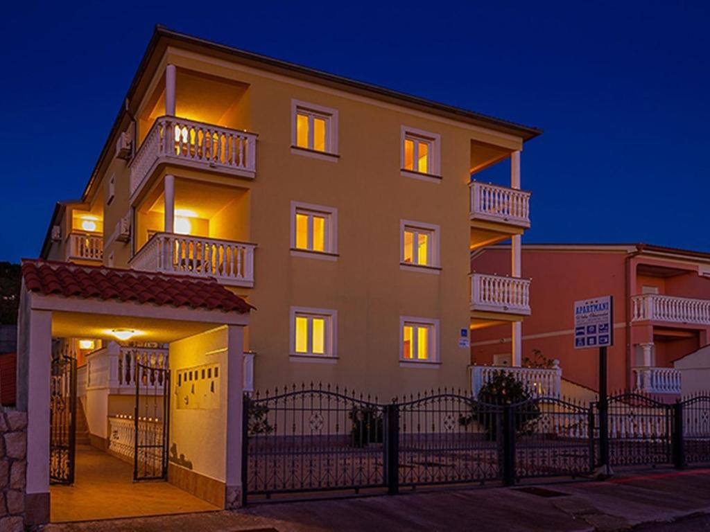 Luring Apartment in Dramalj with Swimming Pool photo 3