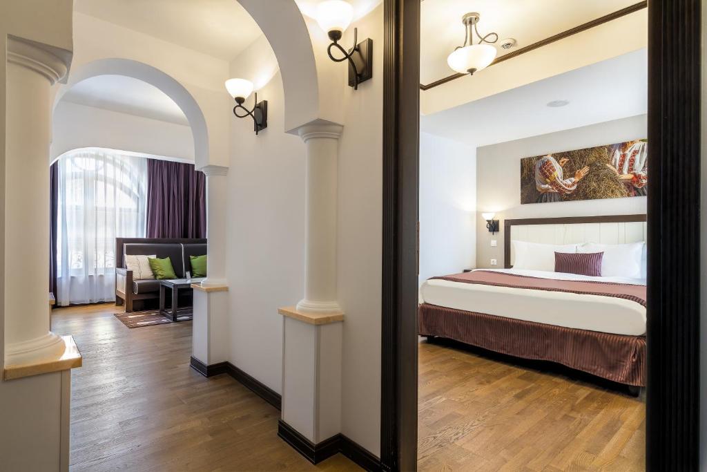 Сьюит (Люкс «Гранд» с бесплатным Wi-Fi), Epoque Hotel