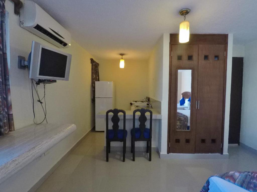 Двухместный (Стандартный двухместный номер с мини-кухней), Hotel El Campanario Studios & Suites