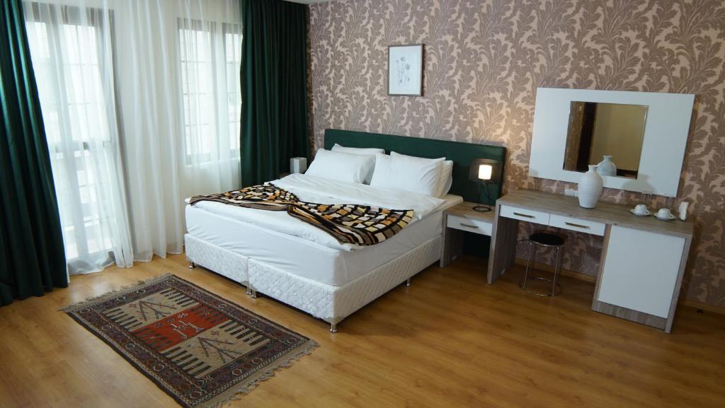 Khan Saray photo 3