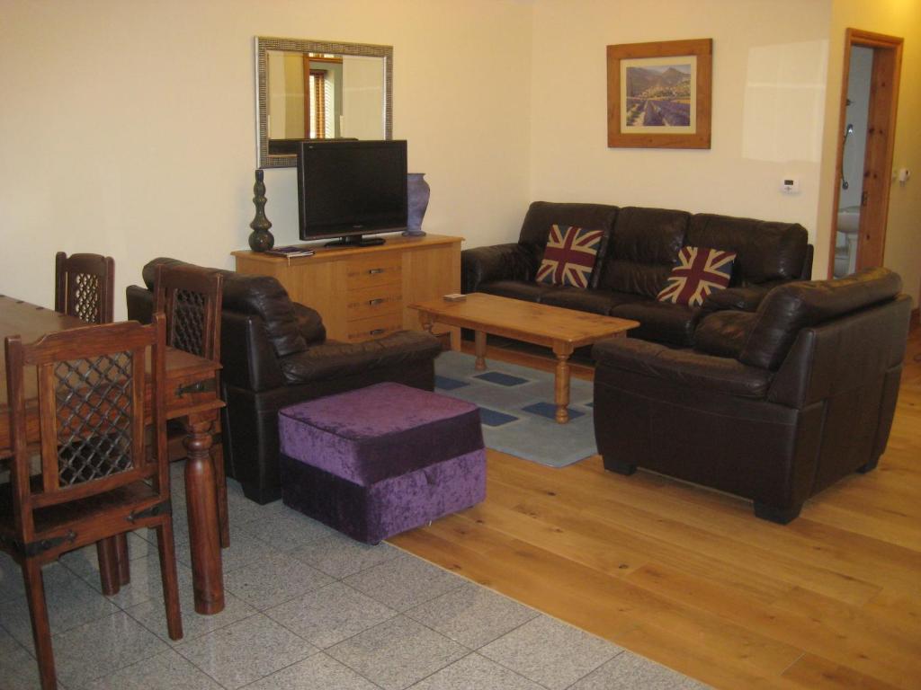 Woodlands Holiday Homes - Tap to explore photos
