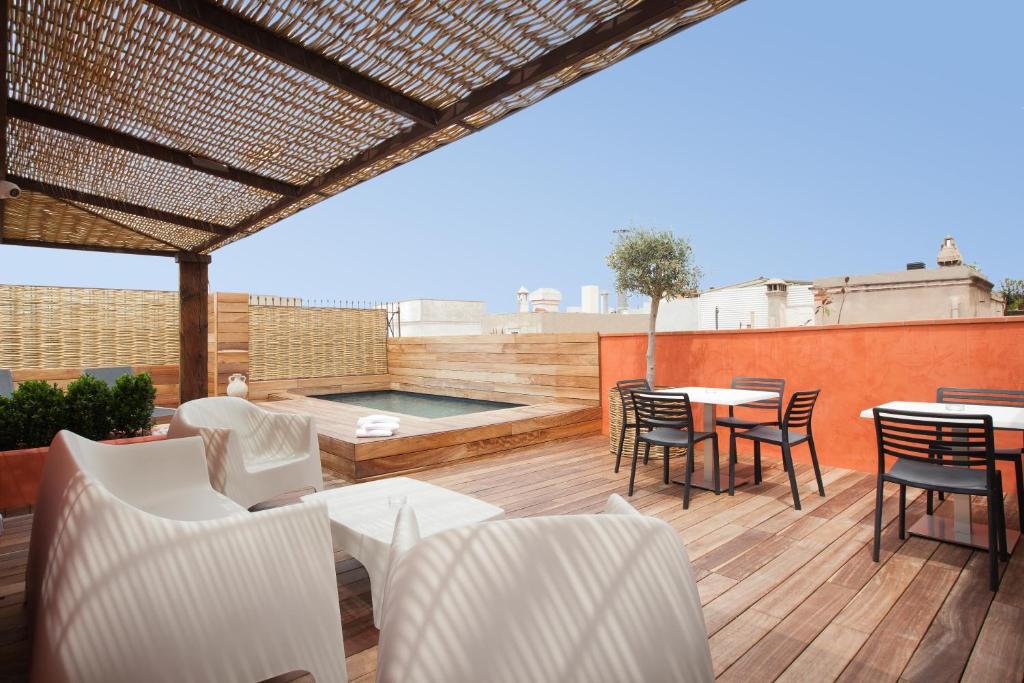 Апартаменты (Апартаменты Делюкс), Enjoybcn Colon Apartments