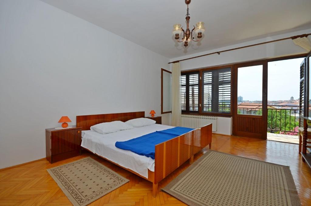 Apartments Marija near Center photo 4