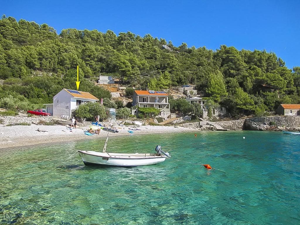 Apartments Robinzon Petar
