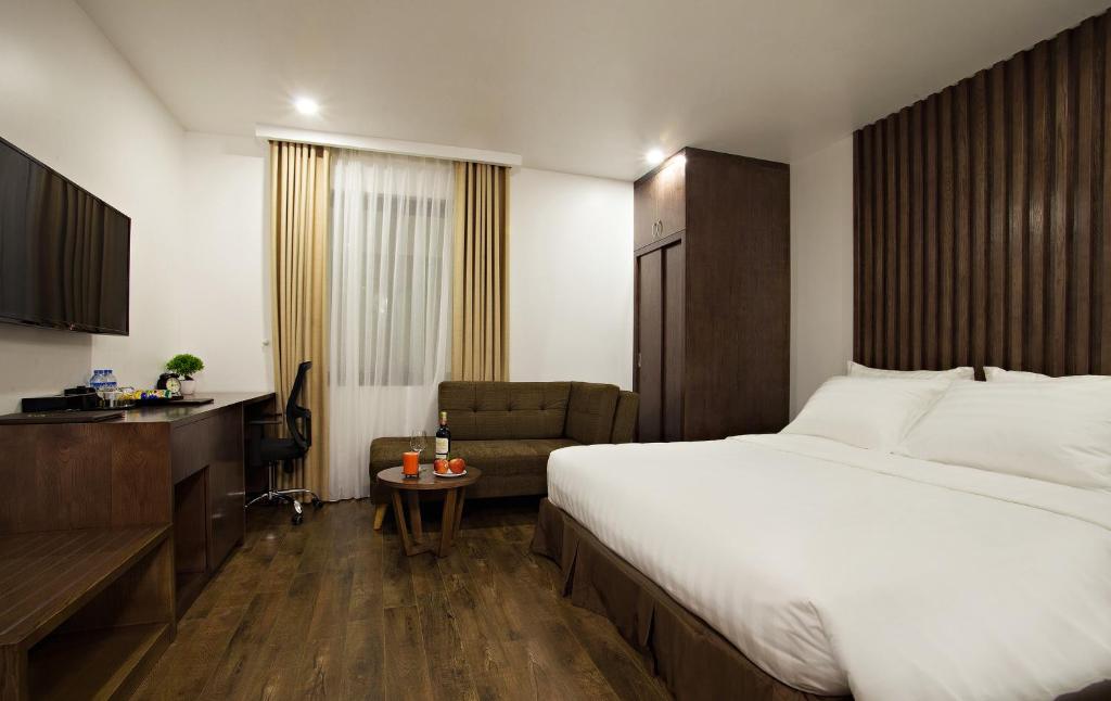 Двухместный (Улучшенный номер с кроватью размера «king-size»), Poonsa Hanoi Hotel