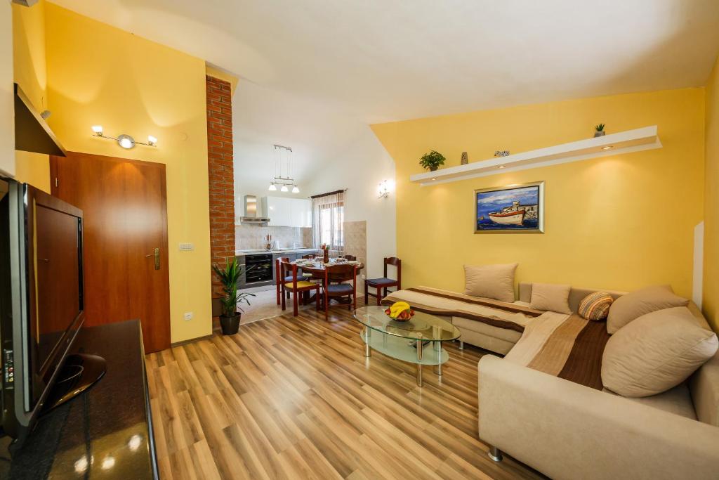 Beautiful apartment near the sea photo 3