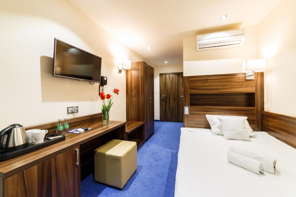 Hotel Sanvit Lake Resort & Spa photo 1