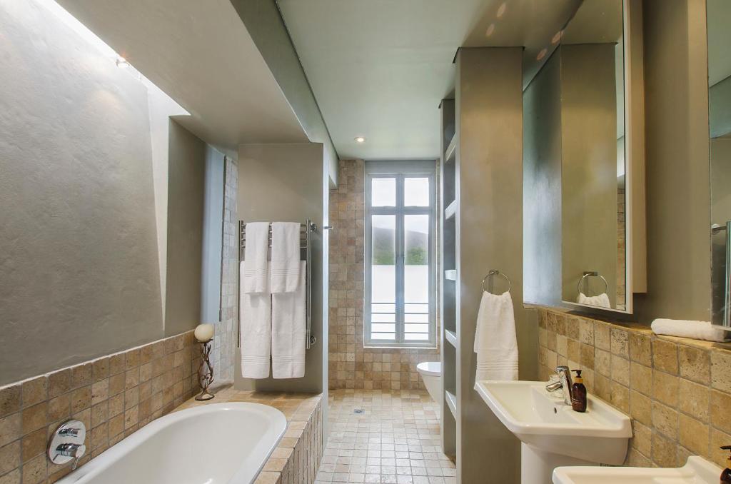 10 Elf Beach House photo 2