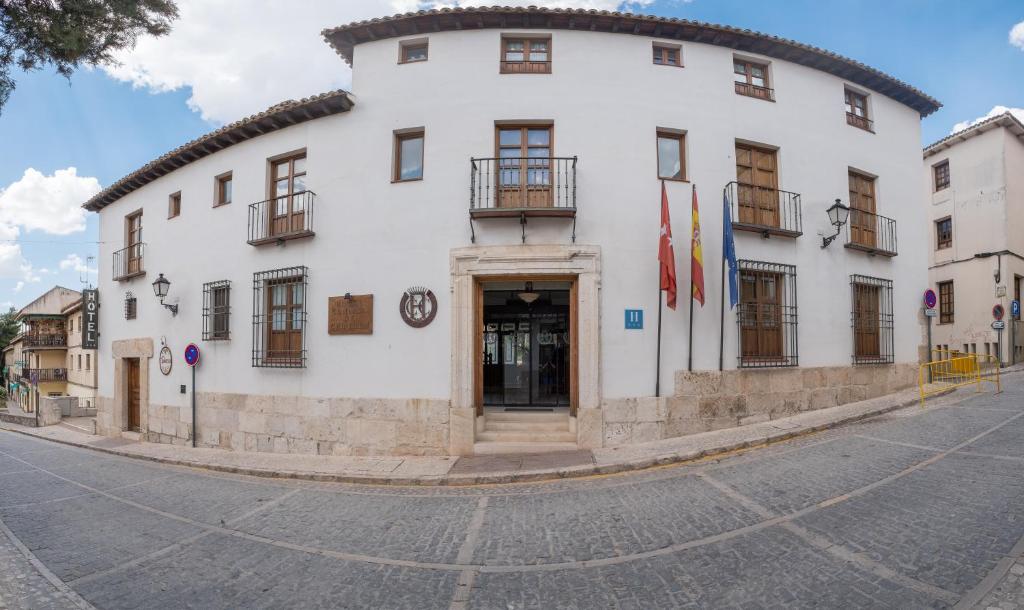 Hotel Condesa de Chinchón - Tap to explore photos