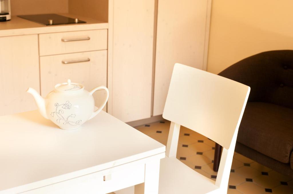 "goethezimmer" - kleine Ferienwohnungen in der Leibnizallee photo 2