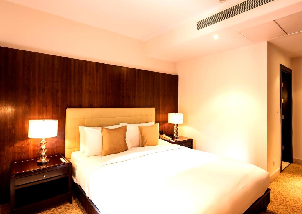Апартаменты (Three-Bedroom Superior Apartment with Kitchenette), Oakwood Premier Prestige-UB City