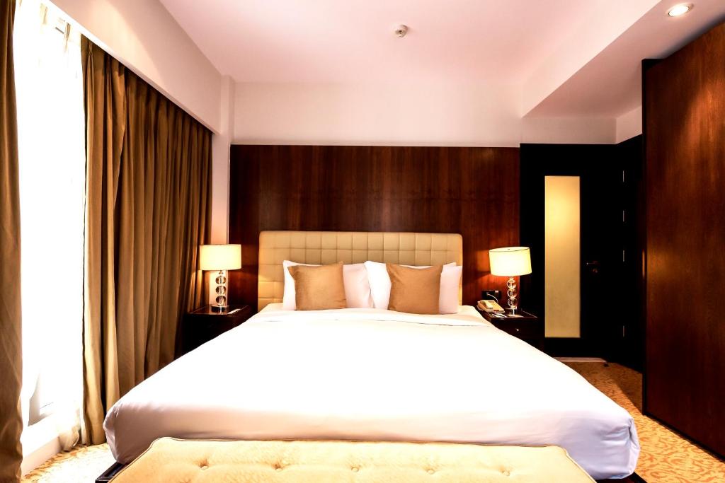 Апартаменты (Three-Bedroom Superior Apartment with Kitchenette), Oakwood Premier Prestige-UB City