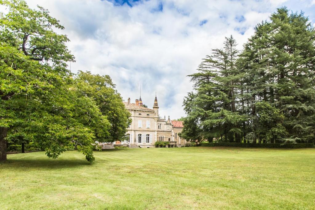 Chateau de Bournet photo 2